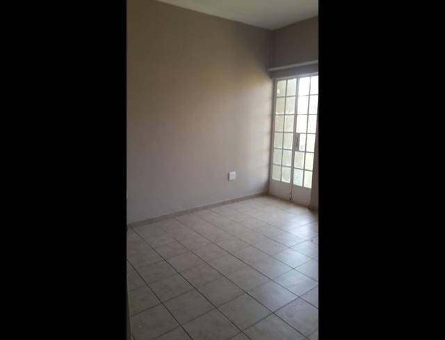 2 BEDROOM APARTMENT FOR SALE IN BRAKPAN NORTH